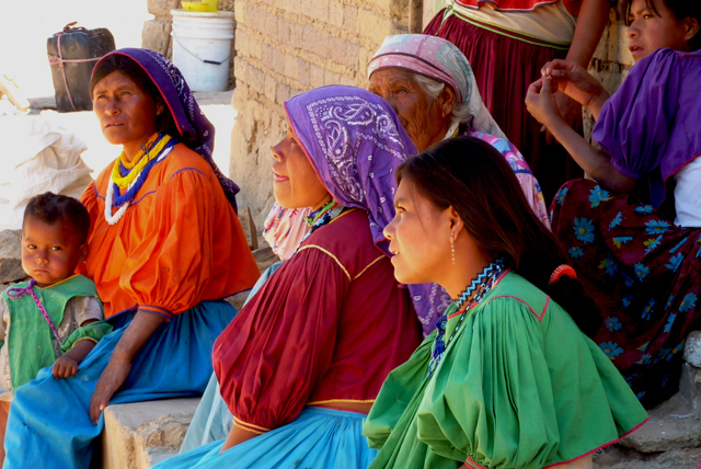 Huicholes, coras, tepehuanos y mexicaneros, ¡descubre las raices indigenas de Nayarit!