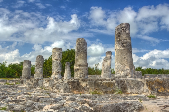 Visit mayan ruins El Rey and explore an historical beauty