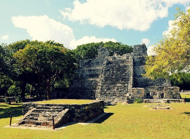 Explore Pyramids in Cancun at El Meco for a Trip Back in History