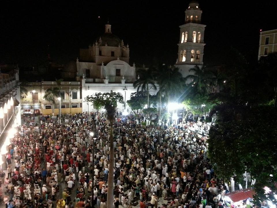 Danzón en la Plaza de Armas de Veracruz 