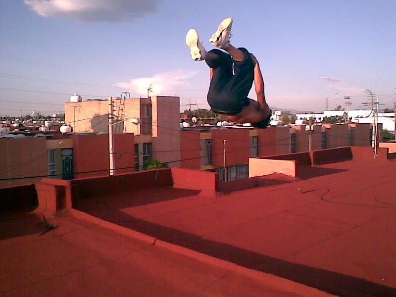 Practicando Parkour na Cidade de México