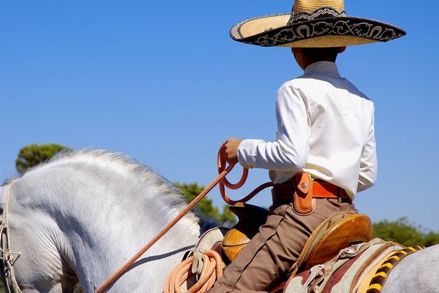 Charrería y mariachis, tradiciones de Jalisco para disfrutar en Vallarta